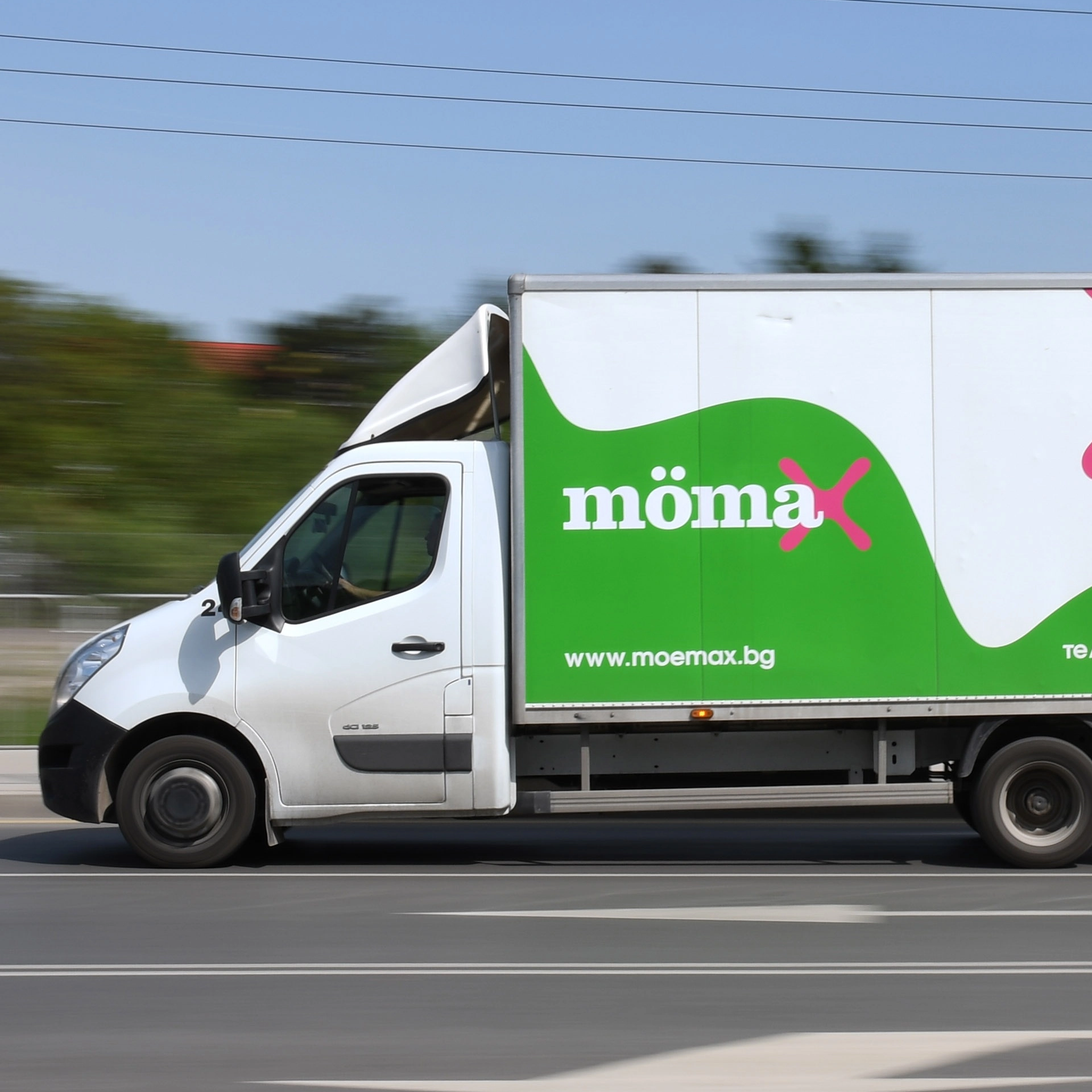 Electric Commercial Vehicle_1920_1920.jpg